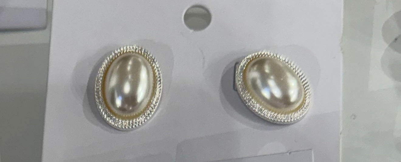 Evdokia Pearl Oval
