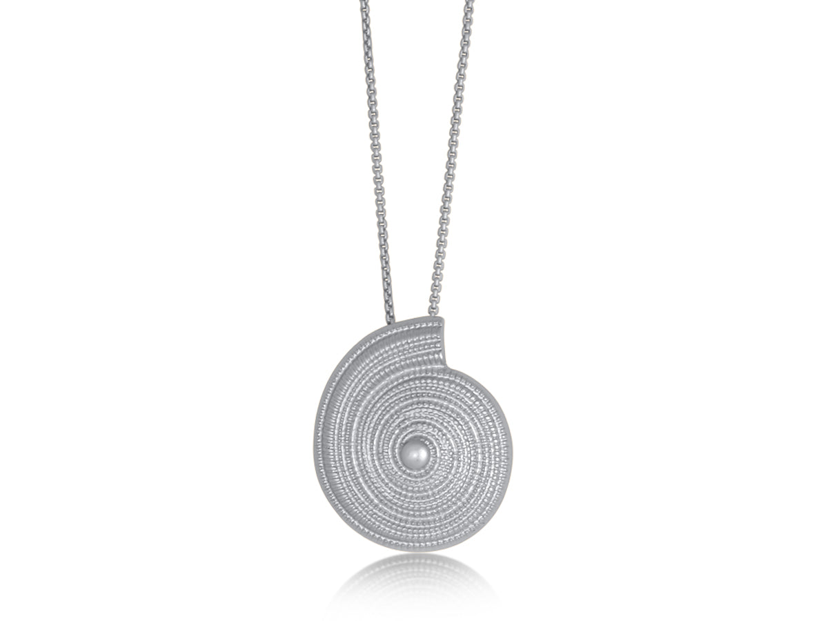 Veronica Matte Conch Necklace