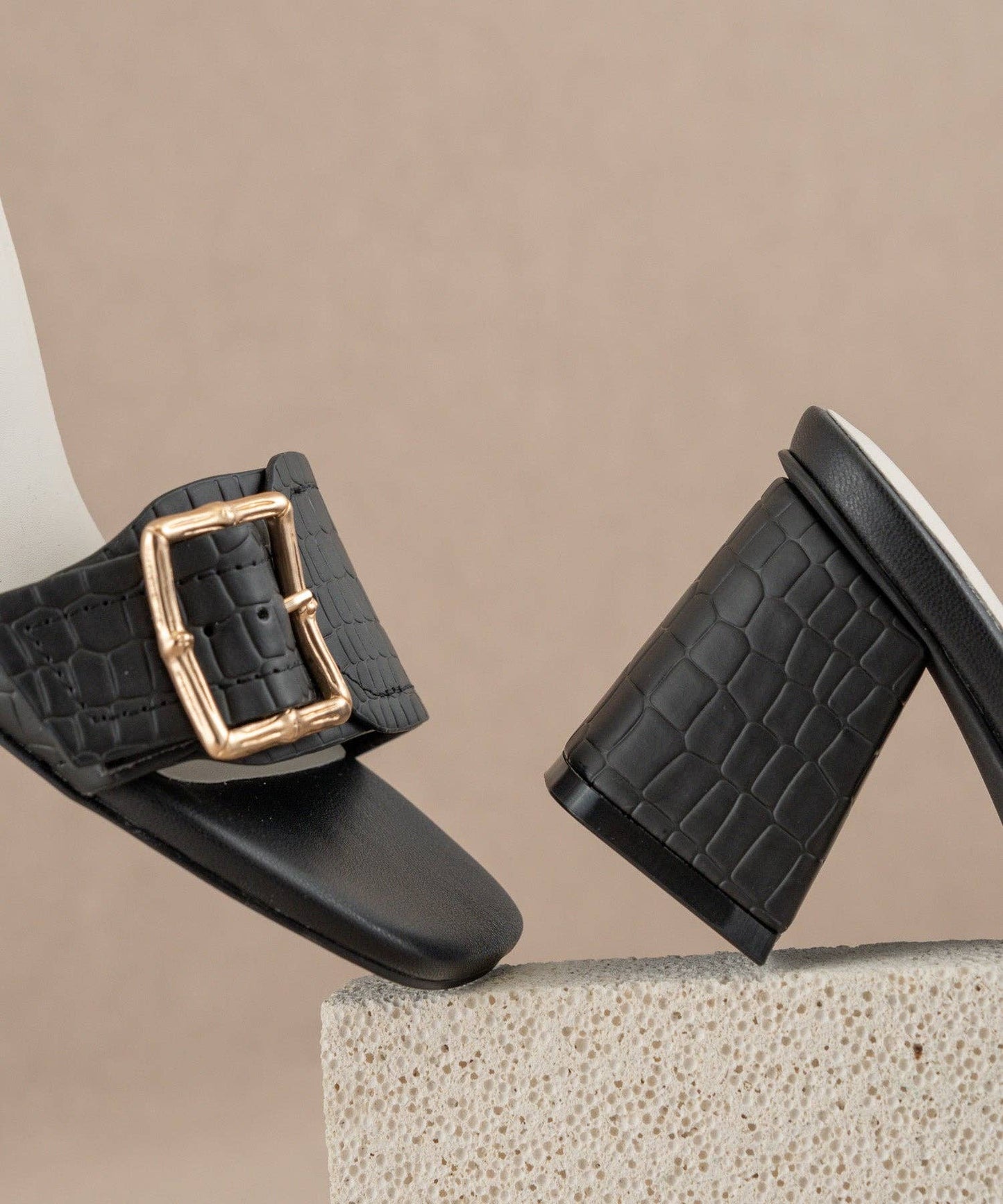 The Glendale Black | Bamboo Buckle Sandal