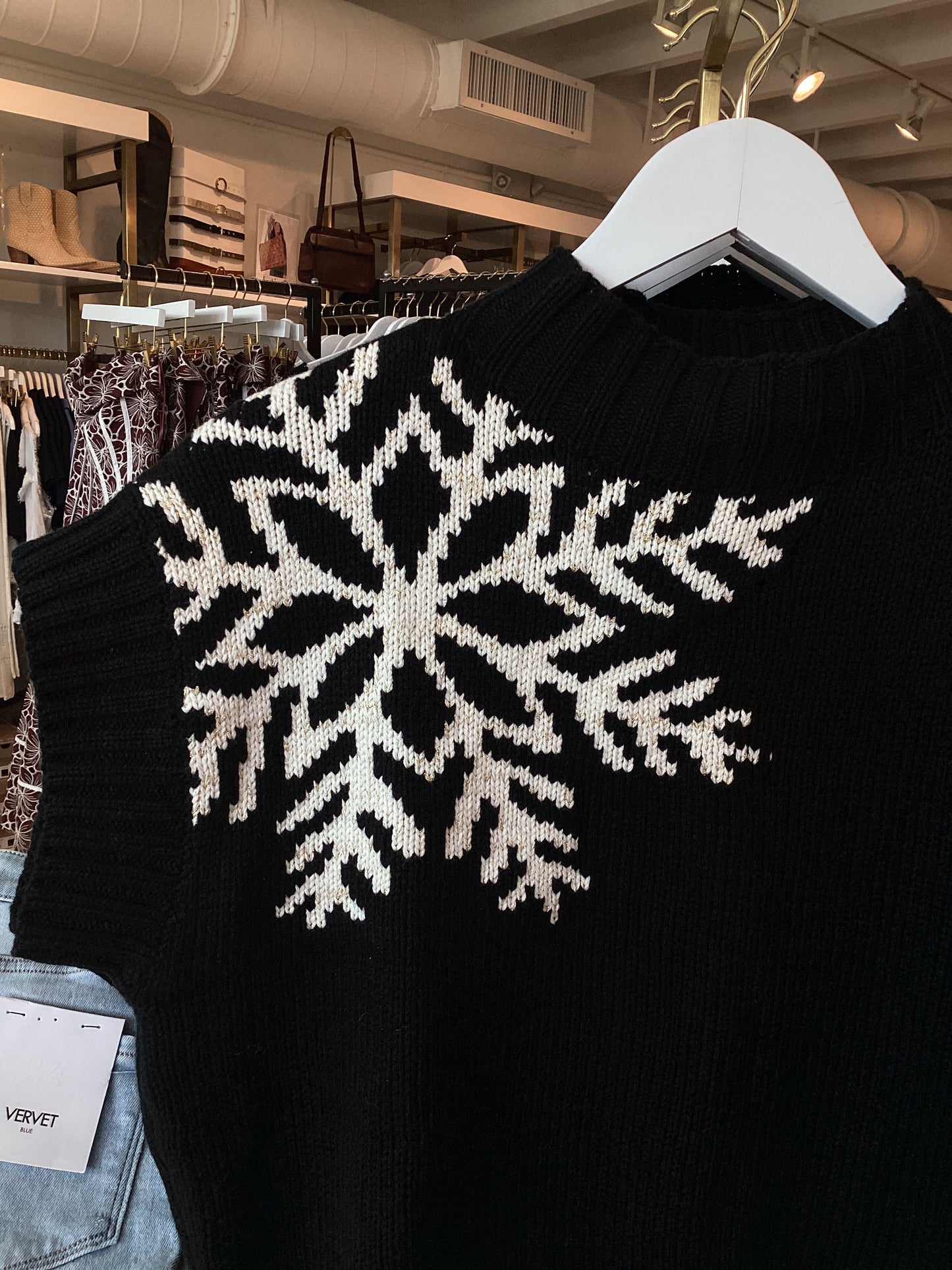 SnowFlake Mock-neck Short Sleeve Sweater